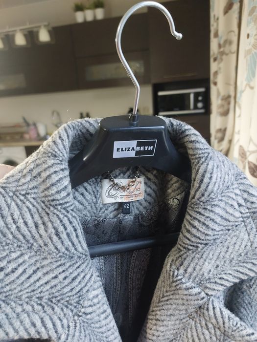 Вълнено луксозно палто до коляното на български дизайнер размер М