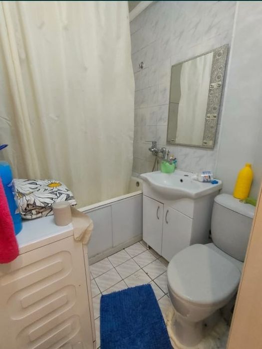 Продам 2 ком квартиру с ремонтом