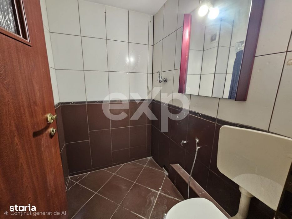 Apartament de vanzare 4 camere zona Nerva Traian