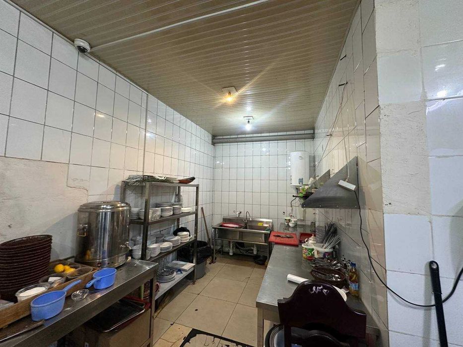 Фархадский базар.Учтепа 23квартал.Сдам в аренду готовое кафе на 1линии