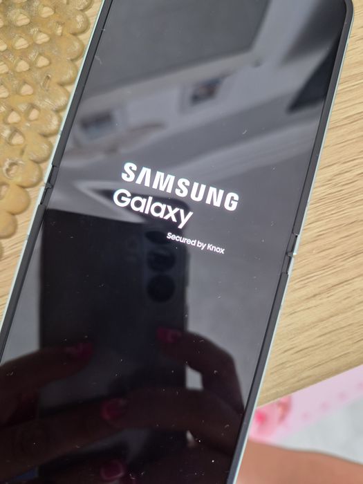 Samsung Z Flip 6