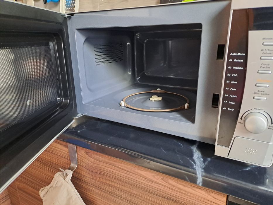 Микровълнова фурна Midea