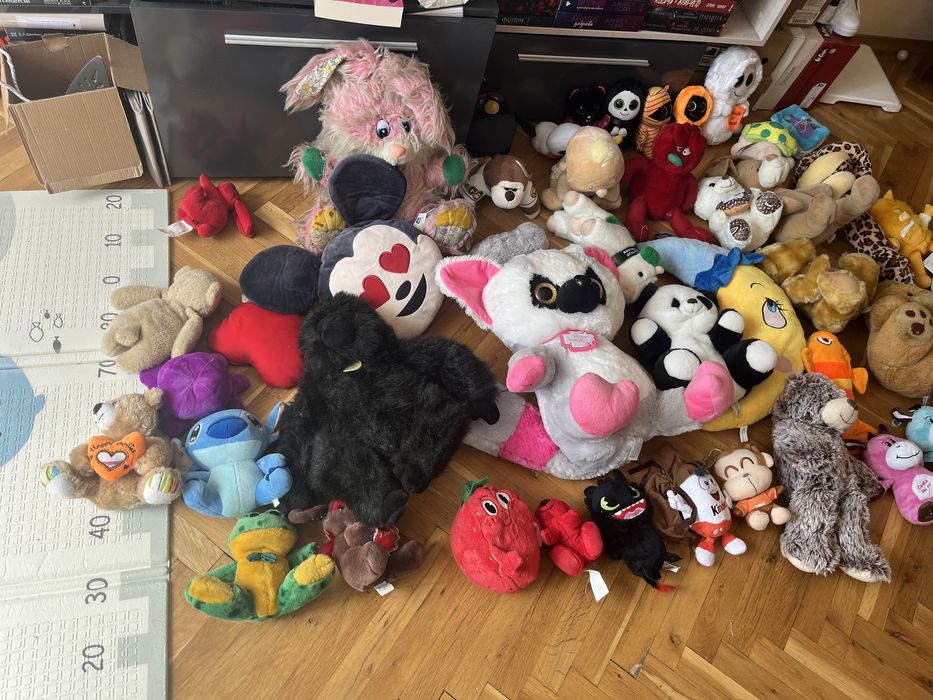 Много Играчки, запасени