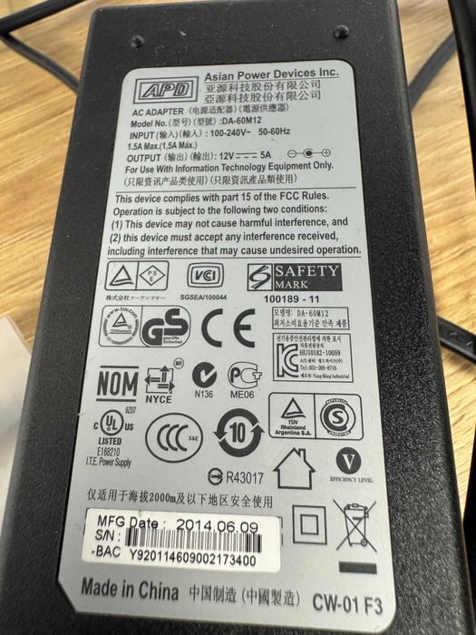 NAS Zyxel NSA 320S, 2x tray ocupate cu 2x HDD 1TB RAID1, server media