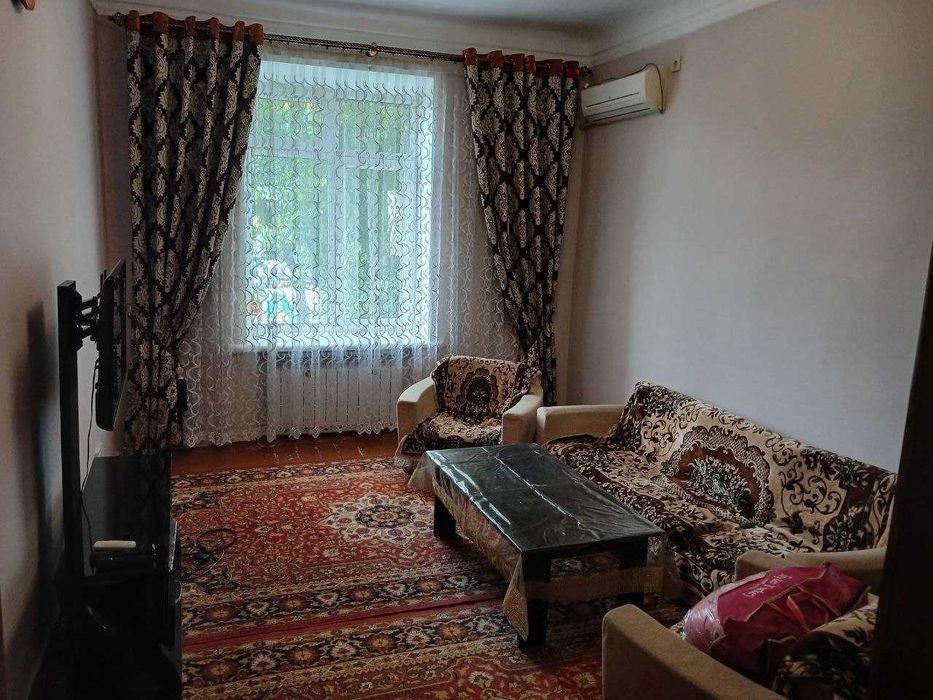 Сдаётся в аренду 3-х комнатная квартира, 2-й этаж, в центре, ул Навоий