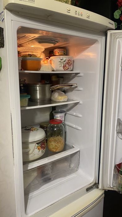 Продам холодильник