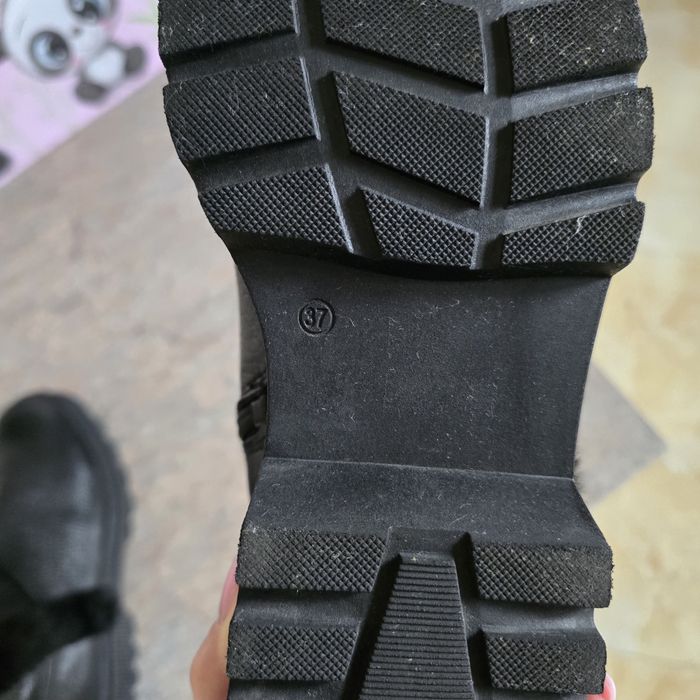 Ghete din piele, Image, 37