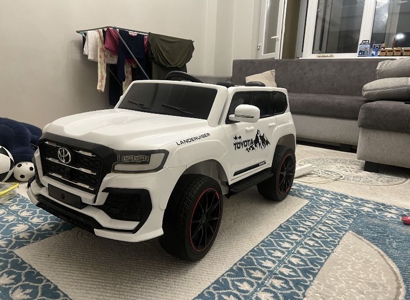 Детская машинка продам