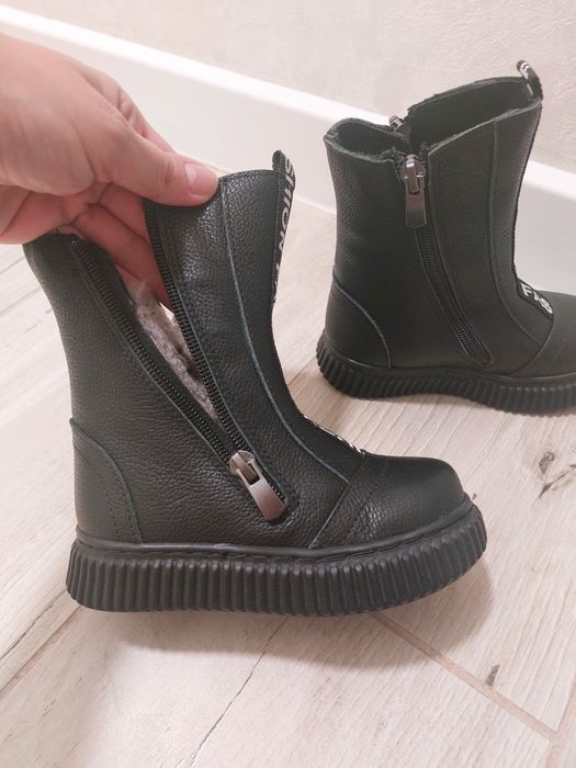 Продам обувь детскую