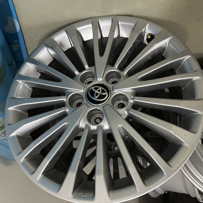 Комплект дисков  Camry 80