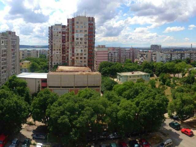 Дава се под наем Четиристаен апартамент в Бургас, Братя Миладинови - 110 кв.м за 561 € - Снимка #14