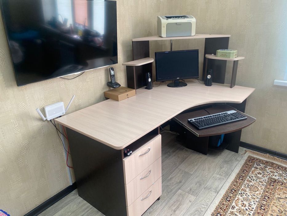 Компьютерный стол