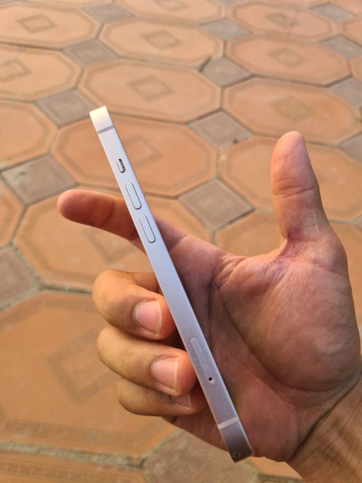 iphone 13.  256GB