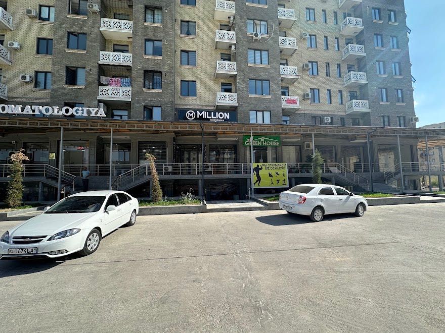 Продам нежилое помещение 51 кв срочно в green house.