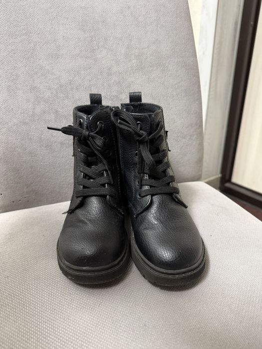 Полусапоги для девочки в очень хорошем состояни