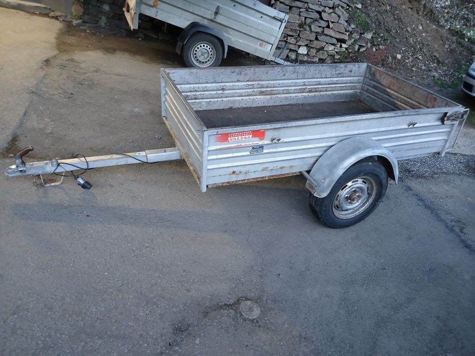 Vând remorca în stare bună de funcționare