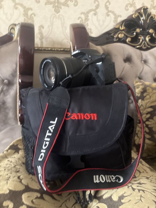 Фотоаппарат  CANON EOS 600D
