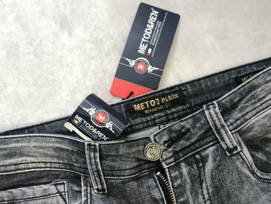 Продам джинсы новые