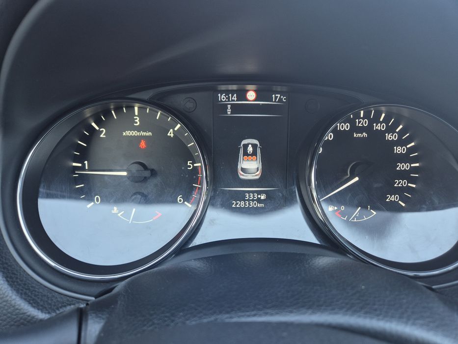 Nissan Qashqai 1.5 full