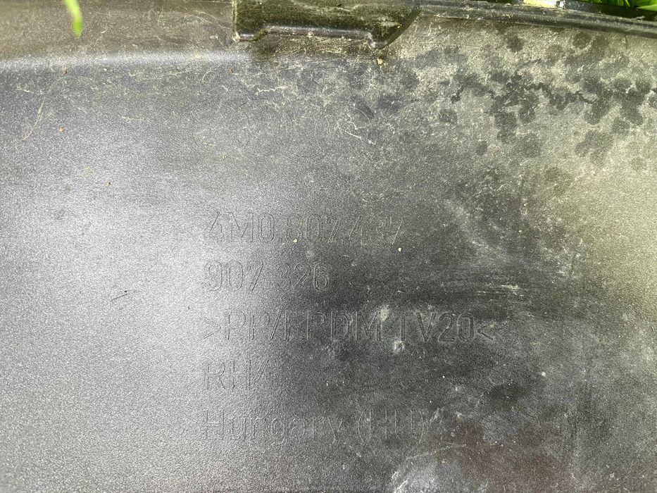 Bara fata Audi Q7 dupa 2016 4m0807437