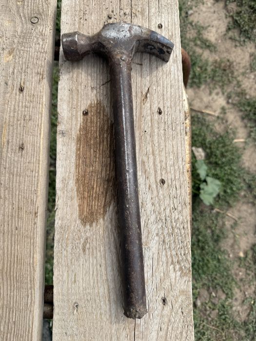 продам железный молоток