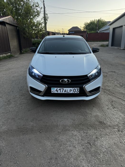 Лада Веста 2018 год