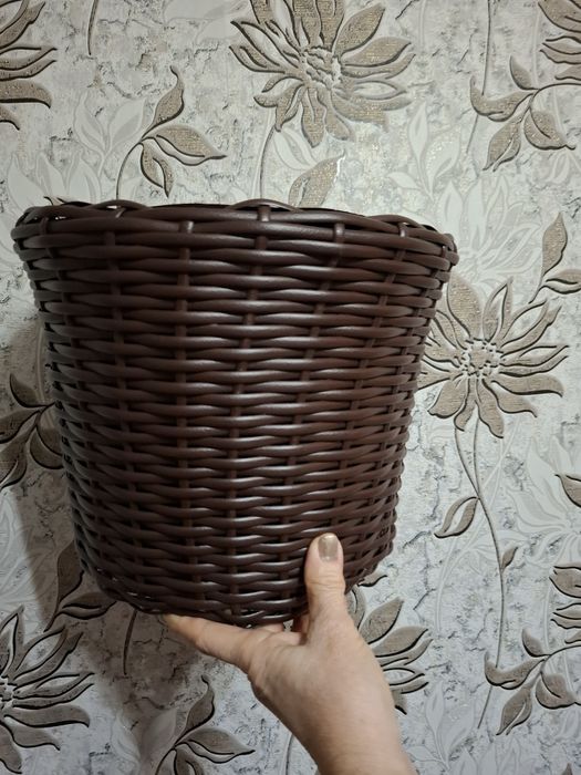 Продам ротанговое кашпо