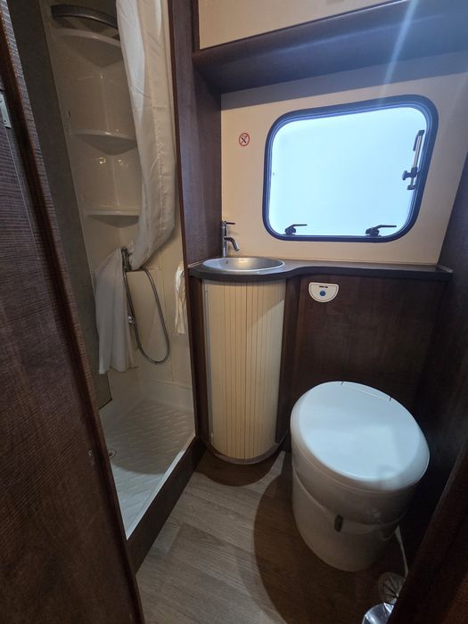 Autorulota de inchiriat,inchiriere rulota,camper rent.