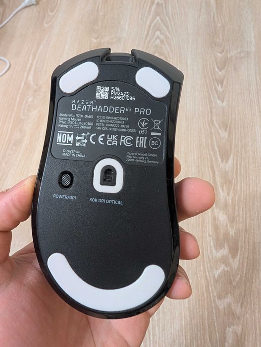 Продавам геймърска мишка Razer DeathAdder V3 Pro