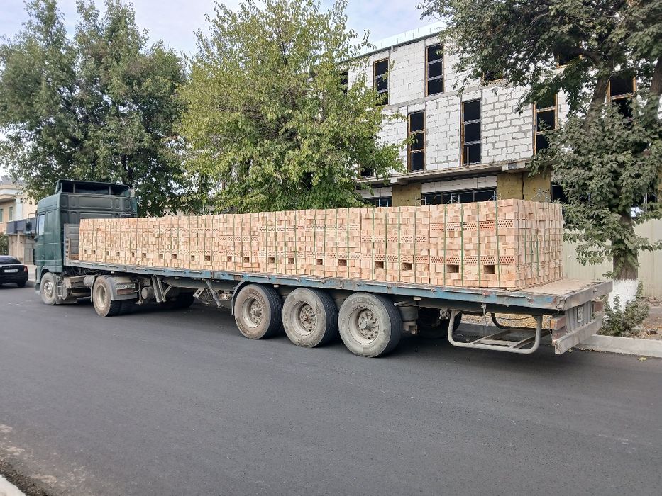 G'isht sotiladi poddonda 19 ta teshiklik