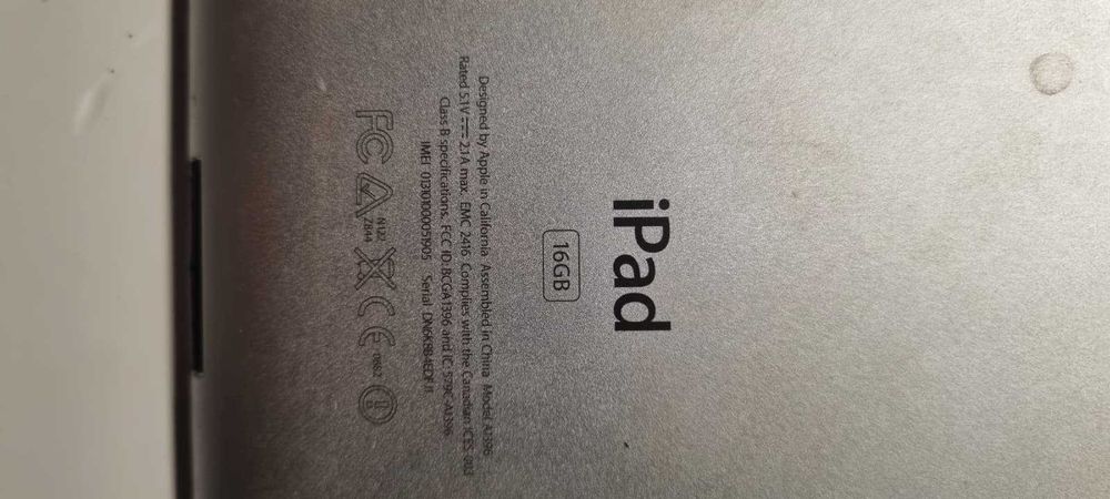 LOT 4 x Apple iPad – iPad 2 + iPad 3 + iPad 4