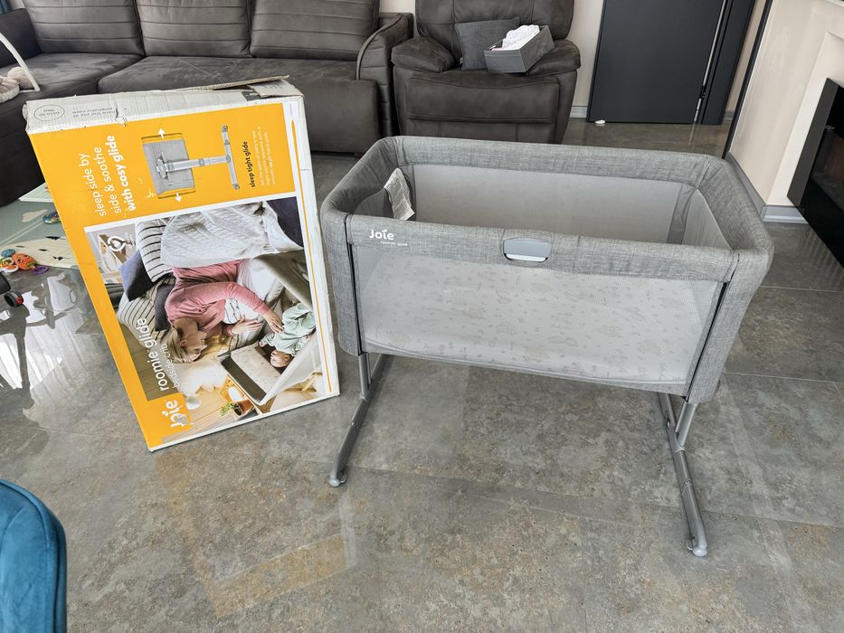Joie roomie glide бебешка кошара next to me