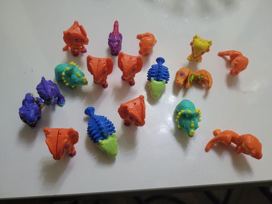 Kinder joy Динозаври