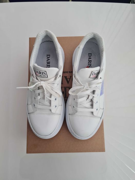 Продавам Дамски Обувки