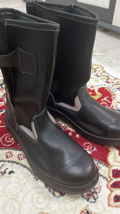 Қазақша киімдер мен етік