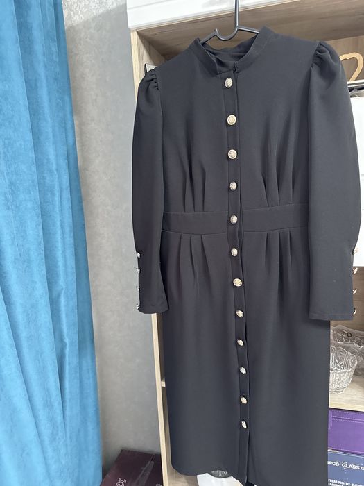 Продам платье с пуговицами