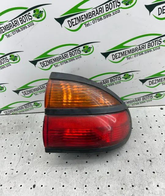 Lampa / Tripla stop dreapta pe aripa 7700420123 7700420123 Renault