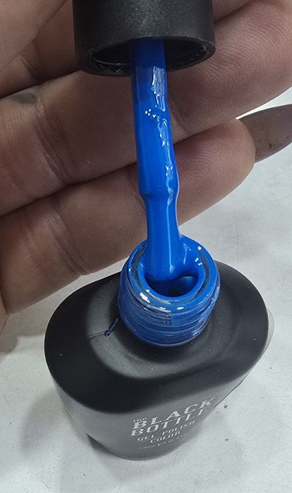 6 цвята гел лак на The black bottle