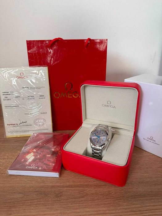 Ceas Omega gri cu albastru