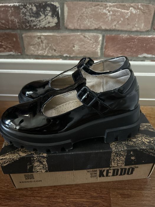 Туфли черные Keddo школьные 37 рр.