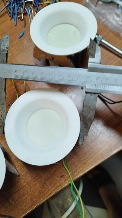 Лунички - лед лампи за таван illuxtron linea 75 HV 9W 300K 35бр.