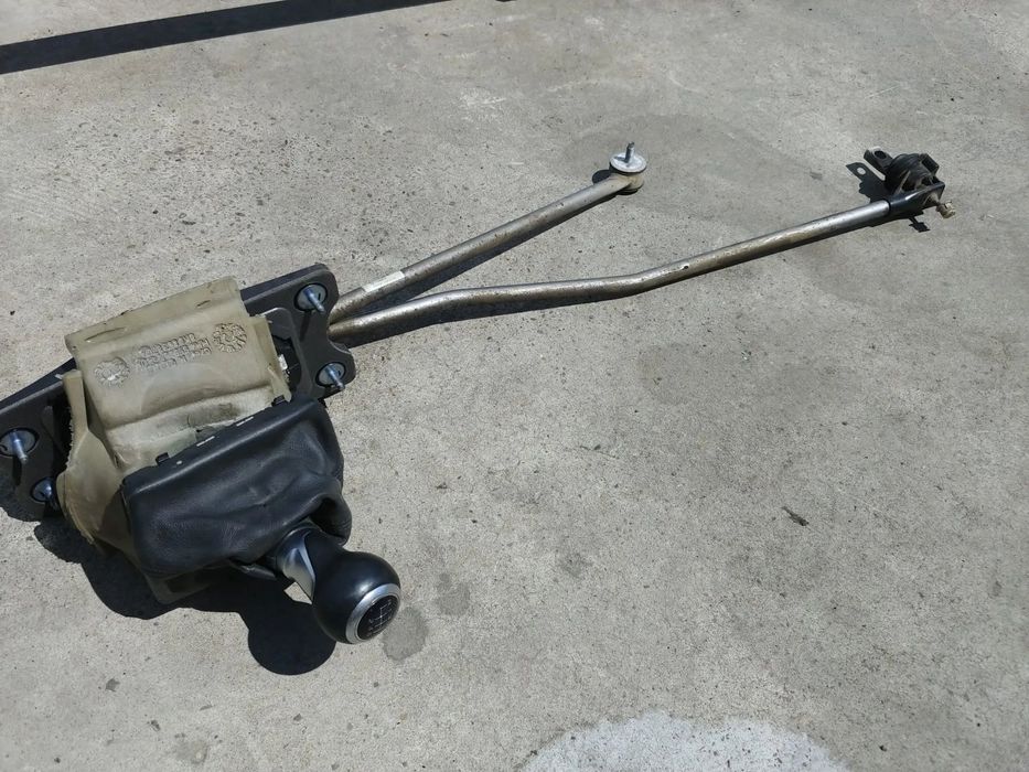 timonerie  2.0 tdi cjc audi a4 b8  6 trepte 8k0711025p  8k0711271e