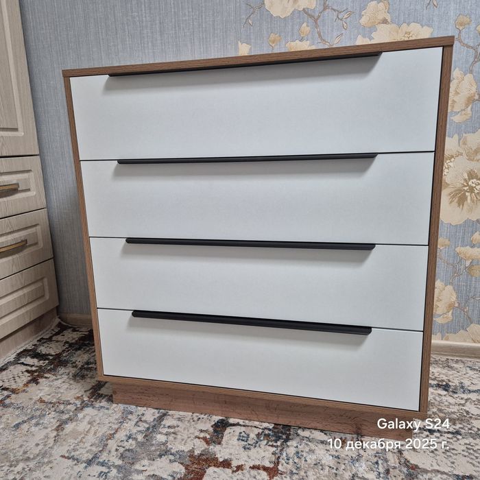 Продам комод белый новый