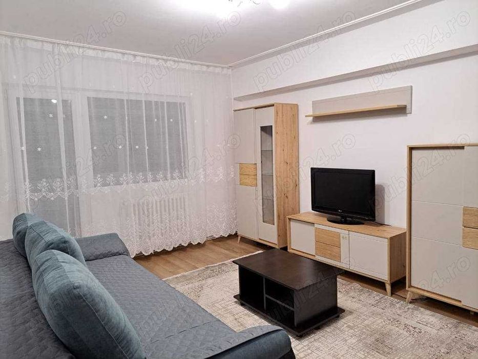 Apartament elegant cu 3 camere de închiriat în Târgu Cucu, vis a vis de Tribunal