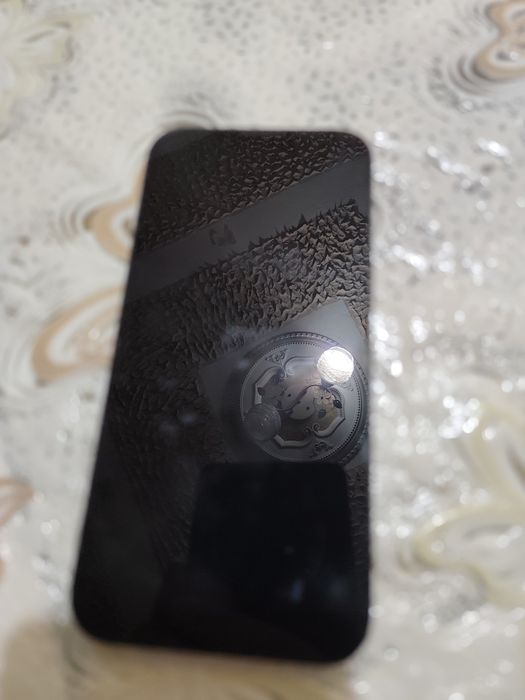 iPhone 13 cheren s 7 kalufa