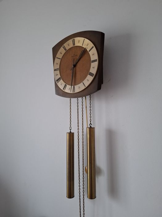 Ceas de perete cu pendul Junghans cu difuzor 1971