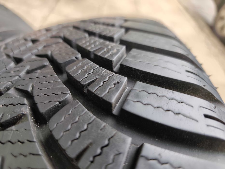 4 БРОЯ зимни гуми 17 ' цола FALKEN eurowinter SUV / 215 60 R 17 100V