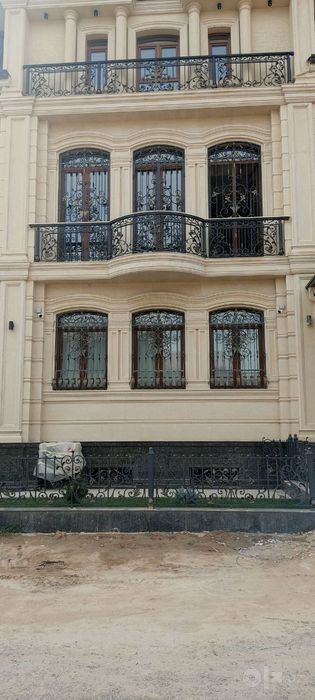 Изготовление Навесы перила двери ворота разной сложности и размеров.