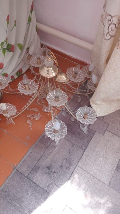 Продам люстры шифоньер недорого