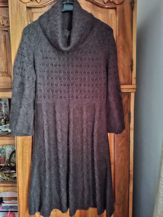 Pulover maro foarte elegant și călduros,  tip rochie, din mohair şi ramie, marime S-M-L